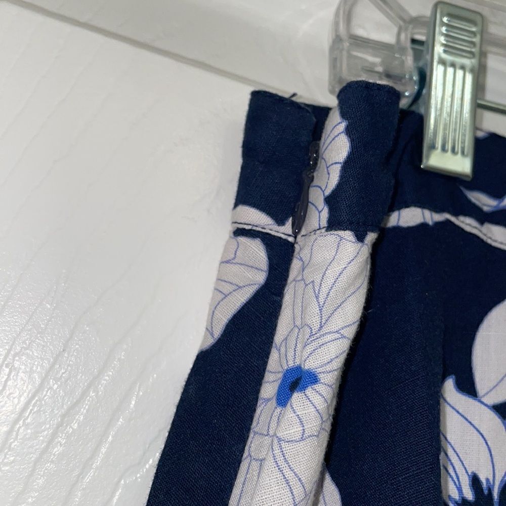 ✨Tommy Hilfiger Navy & White Tropical Floral A-line Skirt - Picture 3 of 7